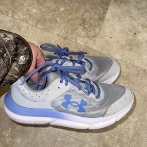 Under Armour Light Gray and Lavender Athletic Shoes